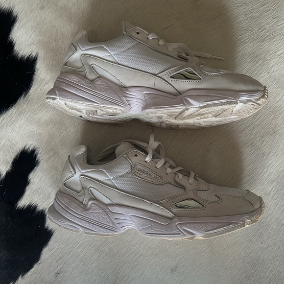 Adidas size 9.5 falcon - Picture 5 of 6